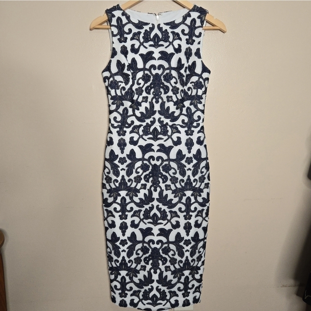 Badgley Mischka White & Navy Sleeveless Floral Print Sheath Dress